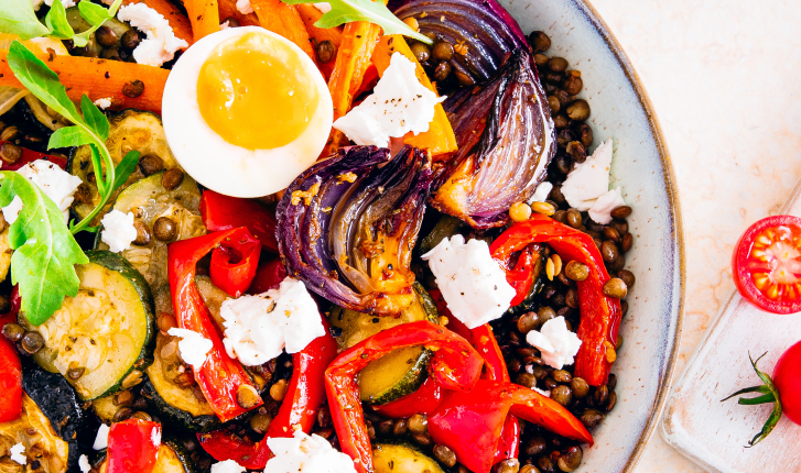 Salad Bowl de lentilles, légumes rôtis et feta