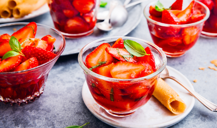 Salade de fraises au basilic et au citron