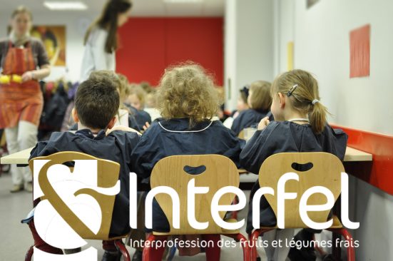Salle de restaurant école maternelle